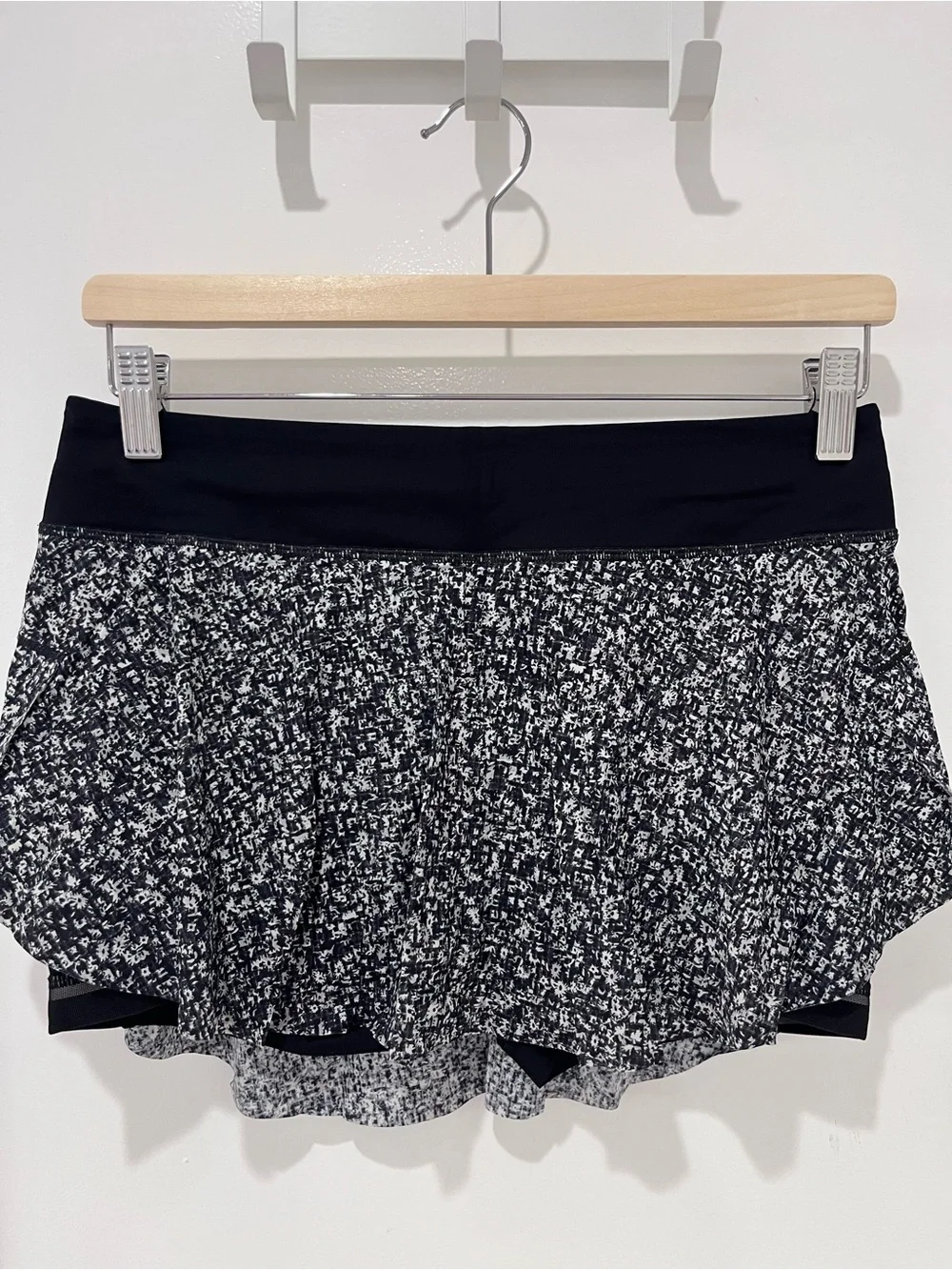 lululemon Quick Pace Skirt 13”